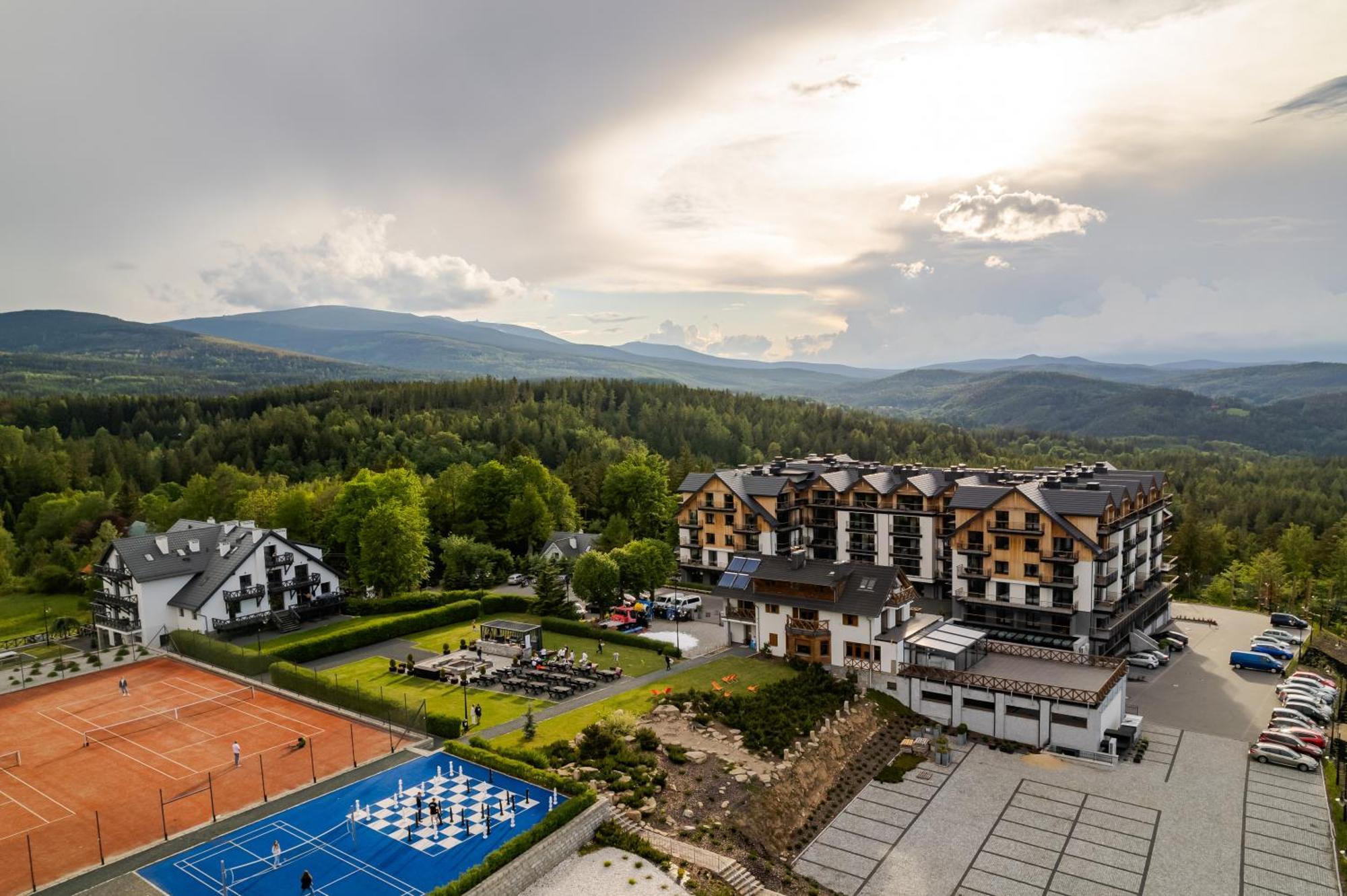 Kazalnica Family&Conference Resort Kolo Karpacza Sosnówka Extérieur photo